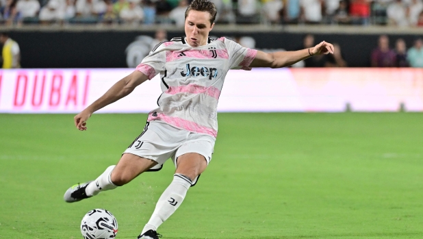 ORLANDO, FLORIDA - AUGUST 02: Federico Chiesa #7 of Juventus looks to take a shot on goal in the second half against the Real Madrid during a pre-season friendly at Camping World Stadium on August 02, 2023 in Orlando, Florida.   Julio Aguilar/Getty Images/AFP (Photo by Julio Aguilar / GETTY IMAGES NORTH AMERICA / Getty Images via AFP)