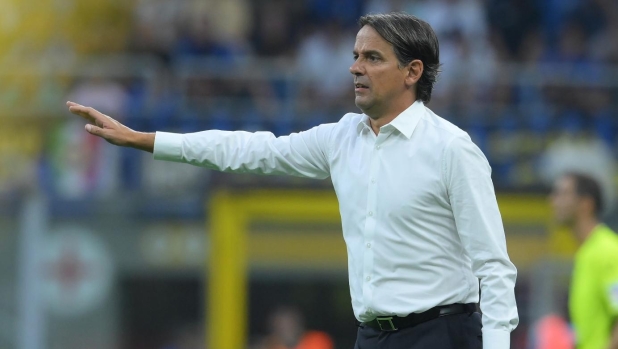 MILAN, ITALY - SEPTEMBER 03:  Head coach of FC Internazionale Simone Inzaghi reacts  during the Serie A TIM match between FC Internazionale and ACF Fiorentina at Stadio Giuseppe Meazza on September 03, 2023 in Milan, Italy. (Photo by Mattia Pistoia - Inter/Inter via Getty Images)