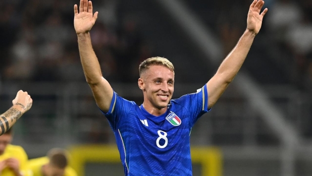 MILAN, ITALY - SEPTEMBER 12:  Davide Frattesi of Italy celebrates after scoring the goal during the UEFA EURO 2024 European qualifier match between Italy and Ukraine at Stadio San Siro on September 12, 2023 in Milan, Italy. (Photo by Claudio Villa/Getty Images)