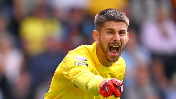 BURNLEY, ENGLAND - SEPTEMBER 02: Spurs goalkeeper Guglielmo Vicario makes a point during the Premier League match between Burnley FC and Tottenham Hotspur at Turf Moor on September 02, 2023 in Burnley, England. (Photo by Stu Forster/Getty Images)