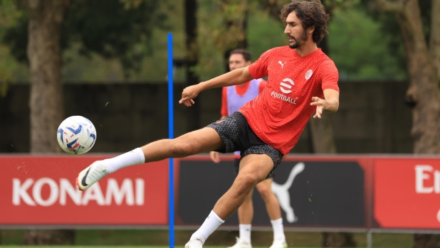 CAIRATE, ITALY - SEPTEMBER 05: Yacine Adli of AC Milan in action during an AC Milan training session at Milanello on September 05, 2023 in Cairate, Italy. (Photo by Giuseppe Cottini/AC Milan via Getty Images)