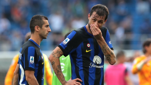 MILAN, ITALY - OCTOBER 07: Francesco Acerbi of Inter shows his dejected after the Serie A TIM match between FC Internazionale and Bologna FC at Stadio Giuseppe Meazza on October 07, 2023 in Milan, Italy. (Photo by Emilio Andreoli - Inter/Inter via Getty Images)