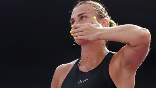 CANCUN, MEXICO - NOVEMBER 03: Aryna Sabalenka of Belarus celebrates her win against Elena Rybakina of Kazakhstan during day 6 of the GNP Seguros WTA Finals Cancun 2023 part of the Hologic WTA Tour on November 03, 2023 in Cancun, Mexico. (Photo by Clive Brunskill/Getty Images)