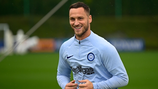 COMO, ITALY - OCTOBER 20: Marko Arnautovic of FC Internazionale in action during the FC Internazionale training session at the club's training ground Suning Training Center at Appiano Gentile on October 20, 2023 in Como, Italy. (Photo by Mattia Ozbot - Inter/Inter via Getty Images)