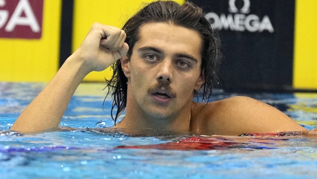 epa10766096 Thomas Ceccon of Italy reacts after winning the Men's 50m Butterfly final of the Swimming events during the World Aquatics Championships 2023 in Fukuoka, Japan, 24 July 2023.  EPA/FRANCK ROBICHON