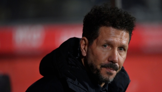 Atletico Madrid's Argentinian coach Diego Simeone looks on during the Spanish league football match between Girona FC and Club Atletico de Madrid  at the Montilivi stadium in Girona on January 3, 2024. (Photo by Pau BARRENA / AFP)
