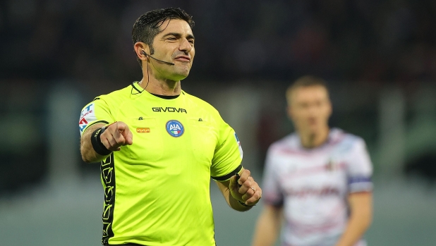 FLORENCE, ITALY - NOVEMBER 12: Fabio Maresca referee gestures during the Serie A TIM match between ACF Fiorentina and Bologna FC at Stadio Artemio Franchi on November 12, 2023 in Florence, Italy. (Photo by Gabriele Maltinti/Getty Images)
