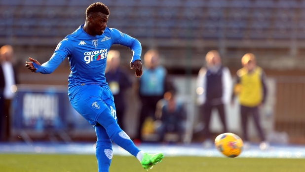EMPOLI, ITALY - FEBRUARY 18: M'Baye Niang of Empoli FC scores a goal during the Serie A TIM match between Empoli FC and ACF Fiorentina - Serie A TIM  at Stadio Carlo Castellani on February 18, 2024 in Empoli, Italy. (Photo by Gabriele Maltinti/Getty Images)