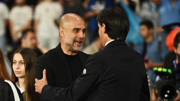 Foto Massimo Paolone/LaPresse 10 Giugno 2023 - Istanbul, Turchia - sport, calcio - Manchester City vs Inter - UEFA Champions League 2022/2023 - Finale - Stadio Olimpico Ataturk. Nella foto: Simone Inzaghi (FC Internazionale Milano) Josep Guardiola (Manchester City FC)  June 10, 2023 Istanbul, Turkey - sport, soccer - Manchester City vs Inter - UEFA Champions League 2022/2023 - Final - Ataturk Olympic Stadium. In the pic: Simone Inzaghi (FC Internazionale Milano) Josep Guardiola (Manchester City FC)