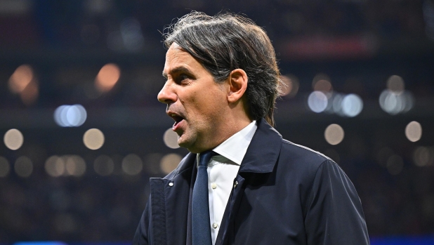MADRID, SPAIN - MARCH 13:  Head coach of FC Internazionale Simone Inzaghi reacts during the UEFA Champions League 2023/24 round of 16 second leg match between Atlético Madrid and FC Internazionale at Civitas Metropolitano Stadium on March 13, 2024 in Madrid, Spain. (Photo by Mattia Ozbot - Inter/Inter via Getty Images)