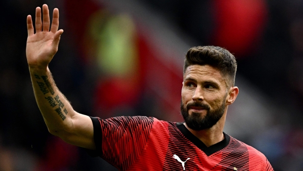 AC Milan's French forward #09 Olivier Giroud reacts during the Italian Serie A football match between AC Milan and Empoli at San Siro stadium in Milan, on March 10, 2024. (Photo by GABRIEL BOUYS / AFP)