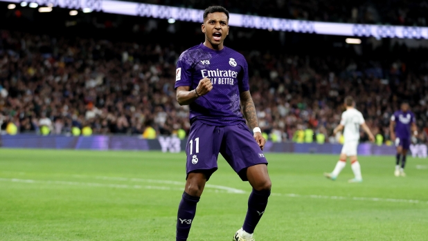 MADRID, SPAIN - MARCH 31: Rodrygo of Real Madrid celebrates scoring his team's second goal during the LaLiga EA Sports match between Real Madrid CF and Athletic Bilbao at Estadio Santiago Bernabeu on March 31, 2024 in Madrid, Spain. (Photo by Florencia Tan Jun/Getty Images) (Photo by Florencia Tan Jun/Getty Images)