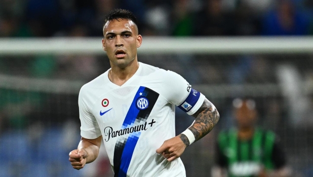 REGGIO NELL'EMILIA, ITALY - MAY 04:  Lautaro Martinez of FC Internazionale in action during the Serie A TIM match between US Sassuolo and FC Internazionale at Mapei Stadium - Citta' del Tricolore on May 04, 2024 in Reggio nell'Emilia, Italy. (Photo by Mattia Ozbot - Inter/Inter via Getty Images)