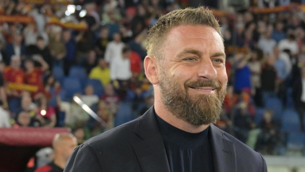 Roma?s head coach Daniele De Rossi during the Serie A Tim soccer match between Roma and Genoa at the Rome's Olympic stadium, Italy - Sunday  May 19, 2024 - Sport  Soccer ( Photo by Alfredo Falcone/LaPresse )
