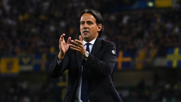 VERONA, ITALY - MAY 26:  Head coach of FC Internazionale Simone Inzaghi reacts during the Serie A TIM match between Hellas Verona FC and FC Internazionale at Stadio Marcantonio Bentegodi on May 26, 2024 in Verona, Italy. (Photo by Mattia Ozbot - Inter/Inter via Getty Images)