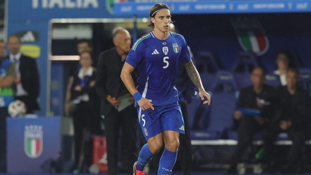 EMPOLI, ITALY - JUNE 9: Riccardo Calafiori of Italy controls the ball during the International Friendly match between Italy and Bosnia Herzegovina at Stadio Carlo Castellani on June 9, 2024 in Empoli, Italy.  (Photo by Gabriele Maltinti/Getty Images)