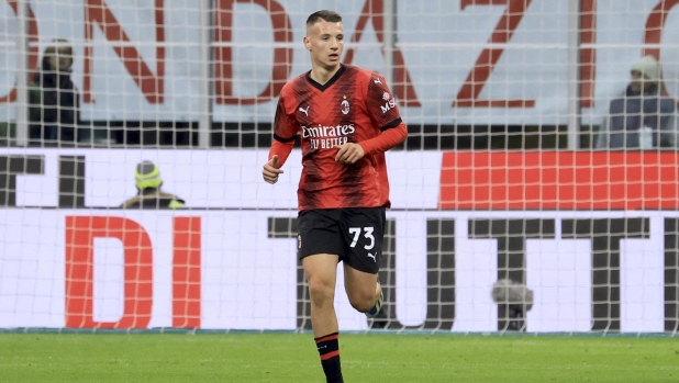 MILAN, ITALY - NOVEMBER 25: Francesco Camarda of AC Milan looks on during the Serie A TIM match between AC Milan and ACF Fiorentina at Stadio Giuseppe Meazza on November 25, 2023 in Milan, Italy. (Photo by Giuseppe Cottini/AC Milan via Getty Images )