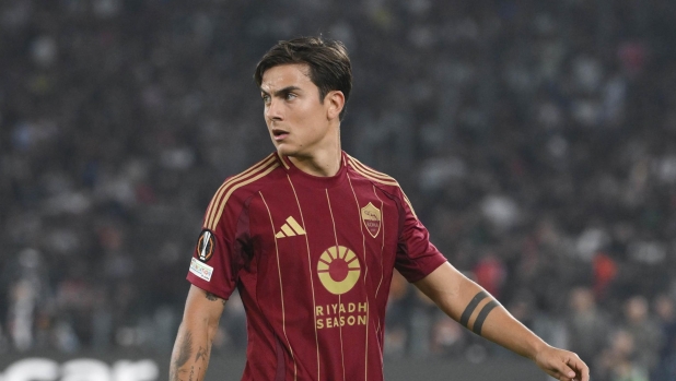 ROME, ITALY - SEPTEMBER 26: AS Roma player Paulo Dybala during the UEFA Europa League 2024/25 League Phase MD1 match between AS Roma and Athletic Club at Stadio Olimpico on September 26, 2024 in Rome, Italy. (Photo by Luciano Rossi/AS Roma via Getty Images)