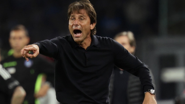 Napoli?s head coach Antonio Conte   during the Serie A soccer match between Napoli and Como at the Diego Armando Maradona Stadium in Naples, southern italy - Friday , October 4 , 2024. Sport - Soccer .  (Photo by Alessandro Garofalo/LaPresse)