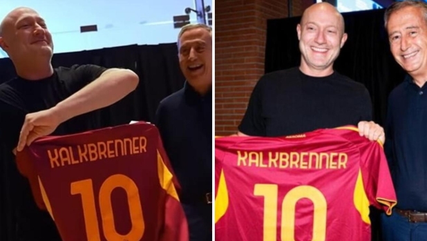 Roma, una maglia personalizzata per il musicista Kalkbrenner (con il numero 10)