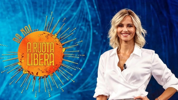 Da Noi... a Ruota Libera, Pamela Prati e Maria Giovanna Elmi tra gli ospiti del 31 maggio