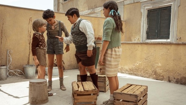 "L'ultima volta che siamo stati bambini", il film di Claudio Bisio stasera su Canale 5