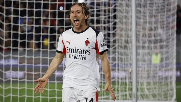 Il Milan non è l'Inter, ma tiene aperta la lotta e ha Modric. Appuntamento al derby