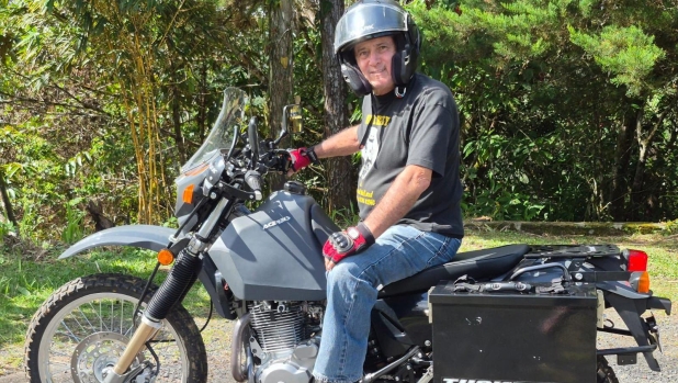 Dopo l’infarto, il giro del mondo in moto a 77 anni