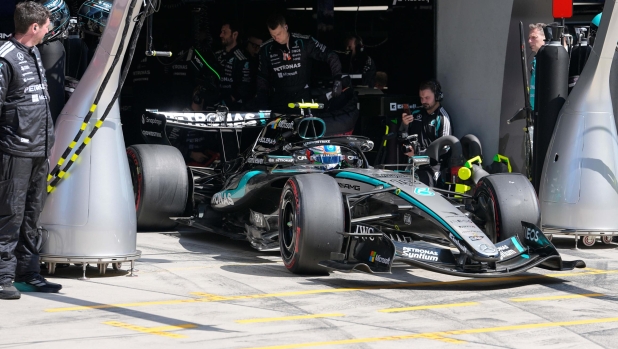 F1 LIVE Cina, si corre il GP. Caccia alle Mercedes con Kimi in pole. Alle 8 il via