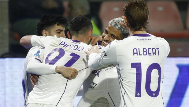 Fiorentina, poker che allontana la B. La Cremonese sprofonda, ora Nicola rischia