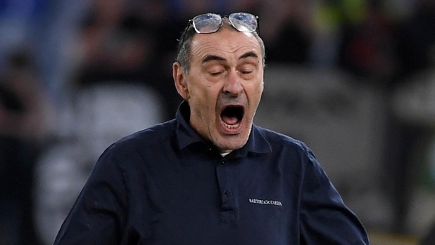 Furia Sarri per il derby alle 12.30: "Per protesta potrei sedermi in panchina e poi andarmene subito"