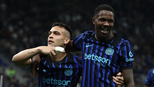Super Messi e Thuram "invidia" Lautaro. Il Toro posta la foto con Leo. Marcus: "Sono un po' geloso..."