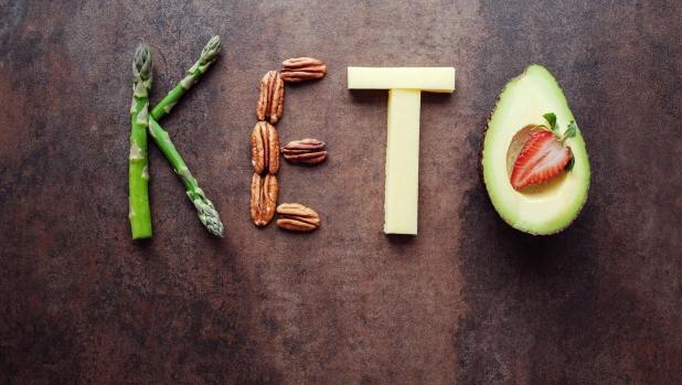 Dieta chetogenica: quali sono gli effetti su metabolismo e massa muscolare e chi può farla