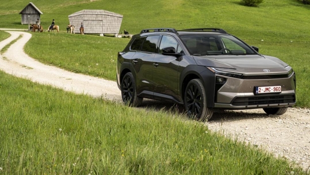 Toyota bZ4X Touring: come va la 4WD da 320 Cv