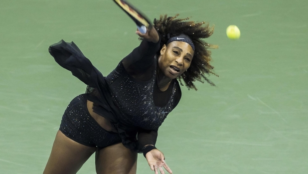 Il ritorno di Serena Williams merita rispetto. Ma 14 chili meglio perderli senza farmaci...