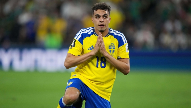 Prima la Tunisia, poi la Svezia, infine i gol... alla Tunisia. E Ayari chiede scusa