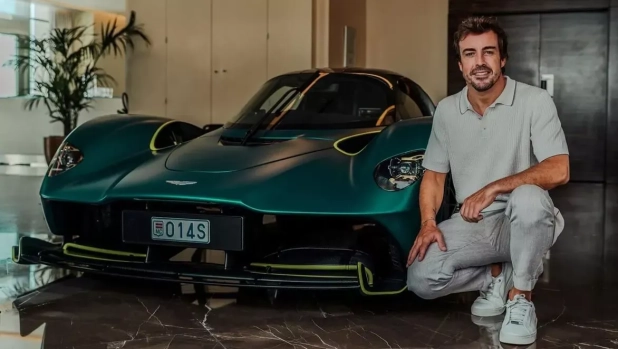 Alonso fa la "spesa" di supercar: Ferrari, Bugatti e Lamborghini oltre i 50 milioni