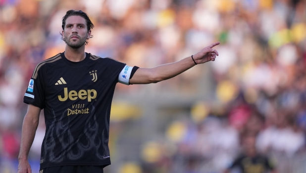 Emergenza Juve, Locatelli si opera: rischia da tre a sei mesi di stop, i dettagli