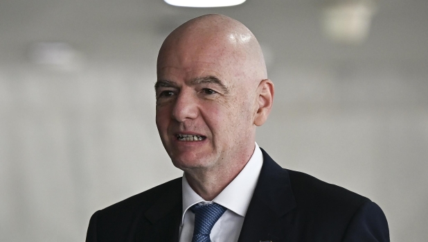 Fifa, l'Italia ritira il sostegno alla candidatura di Infantino. La Figc: "Piena condivisione con l'Uefa"