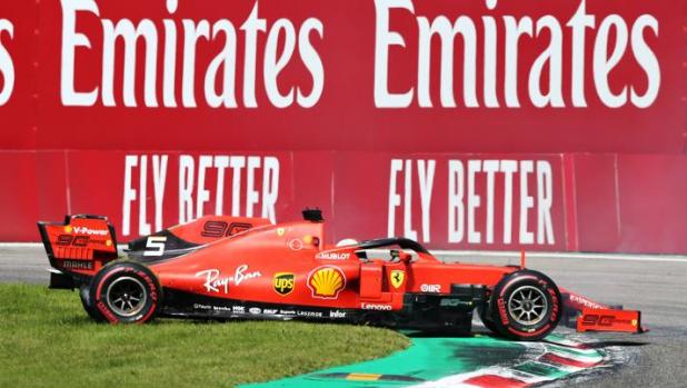 Sebastian Vettel, 32 anni, in testacoda alla curva Ascari nel 6° giro del GP d’Italia. Getty