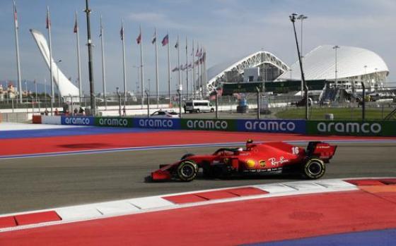 La Ferrari di Charles Leclerc in azione a Sochi. Getty