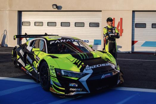 Valentino Rossi posa con l'Audi R8 Lms GT3 del team Wrt. M. Scudiero