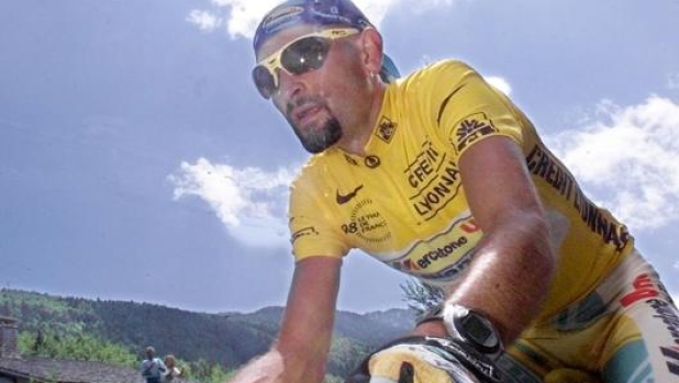 Marco Pantani, ultimo corridore a centrare la doppietta Giro-Tour. Ansa