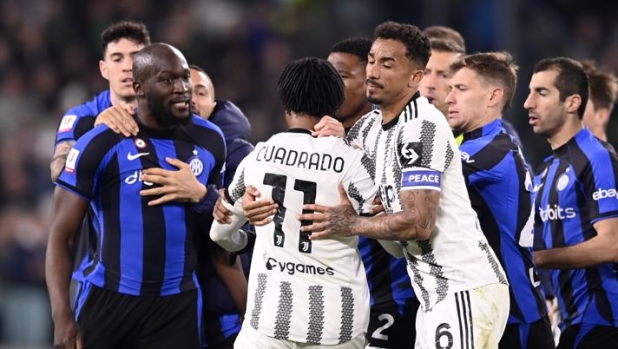 Momenti di tensione tra Romelu Lukaku e Juan Cuadrado durante Juve-Inter. Lapresse
