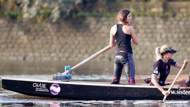 LONDON, UNITED KINGDOM - AUGUST 01: (EMBARGOED FOR PUBLICATION IN UK NEWSPAPERS UNTIL 24 HOURS AFTER CREATE DATE AND TIME) Kate Middleton takes part in a training session with The Sisterhood cross channel rowing team on the River Thames on August 01, 2007 in London, England. The team are taking part in a cross-channel dragon boat race later this month. (Photo by Max Mumby/Indigo/Getty Images)