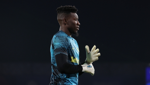 ISTANBUL, TURKEY - JUNE 10: Andre Onana of FC Internazionale warms up prior to the UEFA Champions League 2022/23 final match between FC Internazionale and Manchester City FC at Atatuerk Olympic Stadium on June 10, 2023 in Istanbul, Turkey. (Photo by Francesco Scaccianoce - Inter/Inter via Getty Images)
