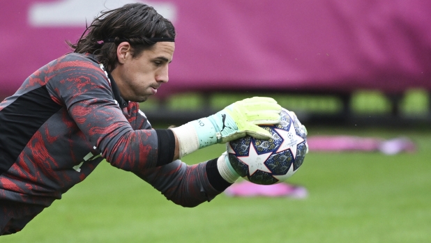 Bayern Munich's goalkeeper Yann Sommer takes part in a training session ahead of the Champions League knock out round, quarterfinals second leg soccer match between Bayern Munich and Manchester City, in Munich, Germany, Tuesday, April 18, 2023.  (Sven Hoppe/dpa via AP)