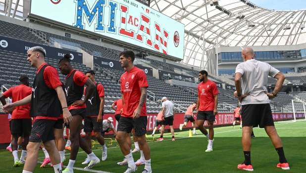 LOS ANGELES, CALIFORNIA - JULY 22: Players of AC Milan in action during AC Milan training session at BMO Stadium on July 22, 2023 in Los Angeles, California. (Photo by Claudio Villa/AC Milan via Getty Images)