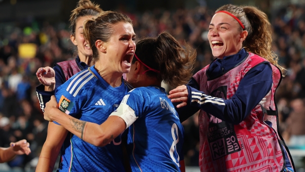 AUCKLAND, NEW ZEALAND - JULY 24: Cristiana Girelli (2nd L) of Italy celebrates with teammates after scoring her team's first goal during the FIFA Women's World Cup Australia & New Zealand 2023 Group G match between Italy and Argentina at Eden Park on July 24, 2023 in Auckland / T?maki Makaurau, New Zealand. (Photo by Phil Walter/Getty Images)