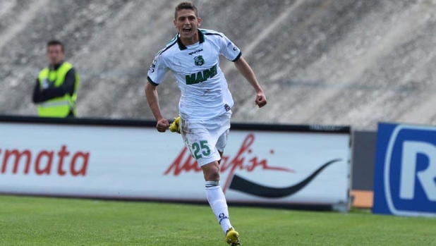 Foto Fabio Urbini - LaPresse
11 05  2013 Lanciano ( Italia )
Sport Calcio
Virtus Lanciano - Sassuolo
Campionato italiano di calcio Serie B bwin 2012 2013
Nella foto:berardi sassuolo esulta dopo il pareggio

Photo  Fabio Urbini - LaPresse
11 05 2013 Lanciano ( Italy )
Sport Soccer
 Virtus Lanciano - Sassuolo
Italian Football Championship League B bwin 2012 2013
In the pic:berardi sassuolo esulta dopo il pareggio